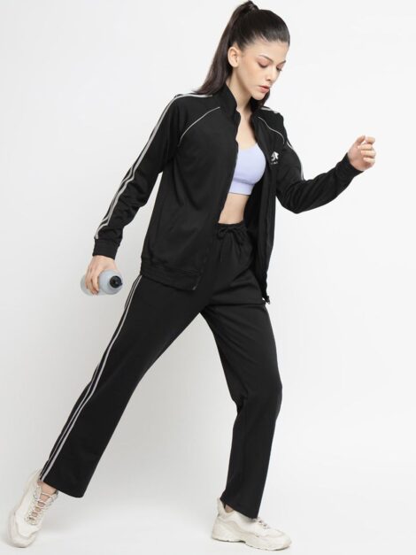 5ffcc2d2-b299-4e34-a556-b6888681a18c1735189883688Tracksuits1